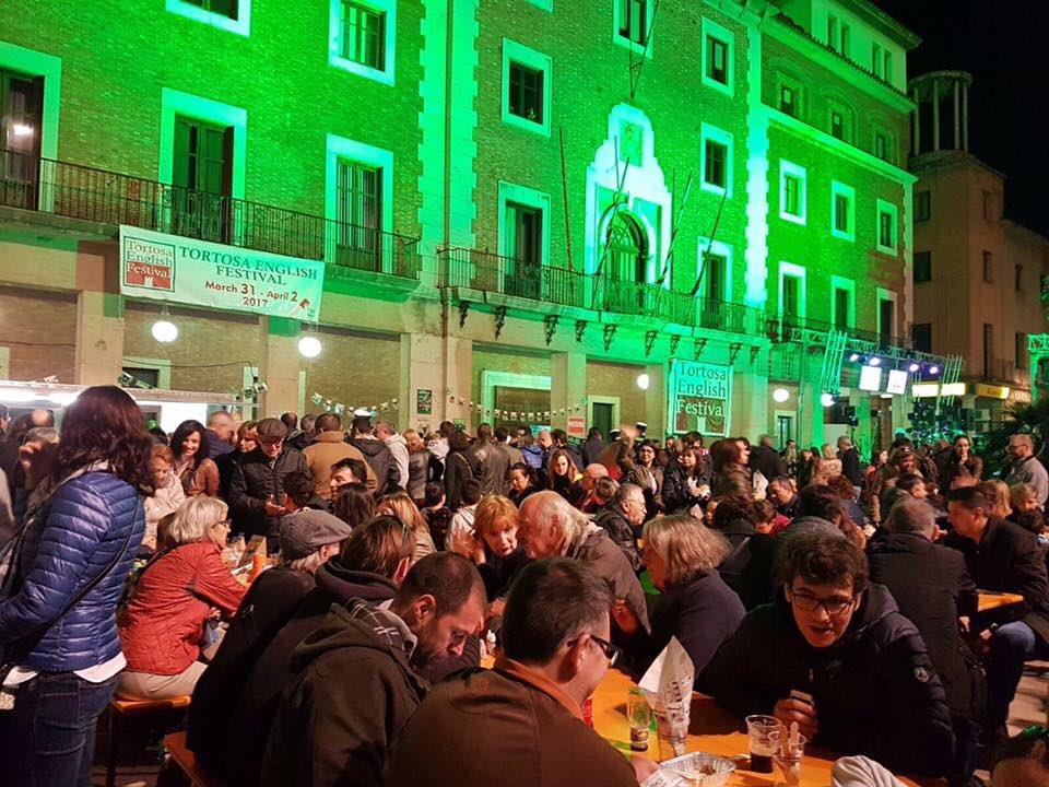 AlbertMelero's tweet photo. My #Dj session yesterday for #saintpatricksday #tortosa #tortosaenglishfestival #farevents #denondj #farevents @FarEvents https://t.co/jI1swKjm6S