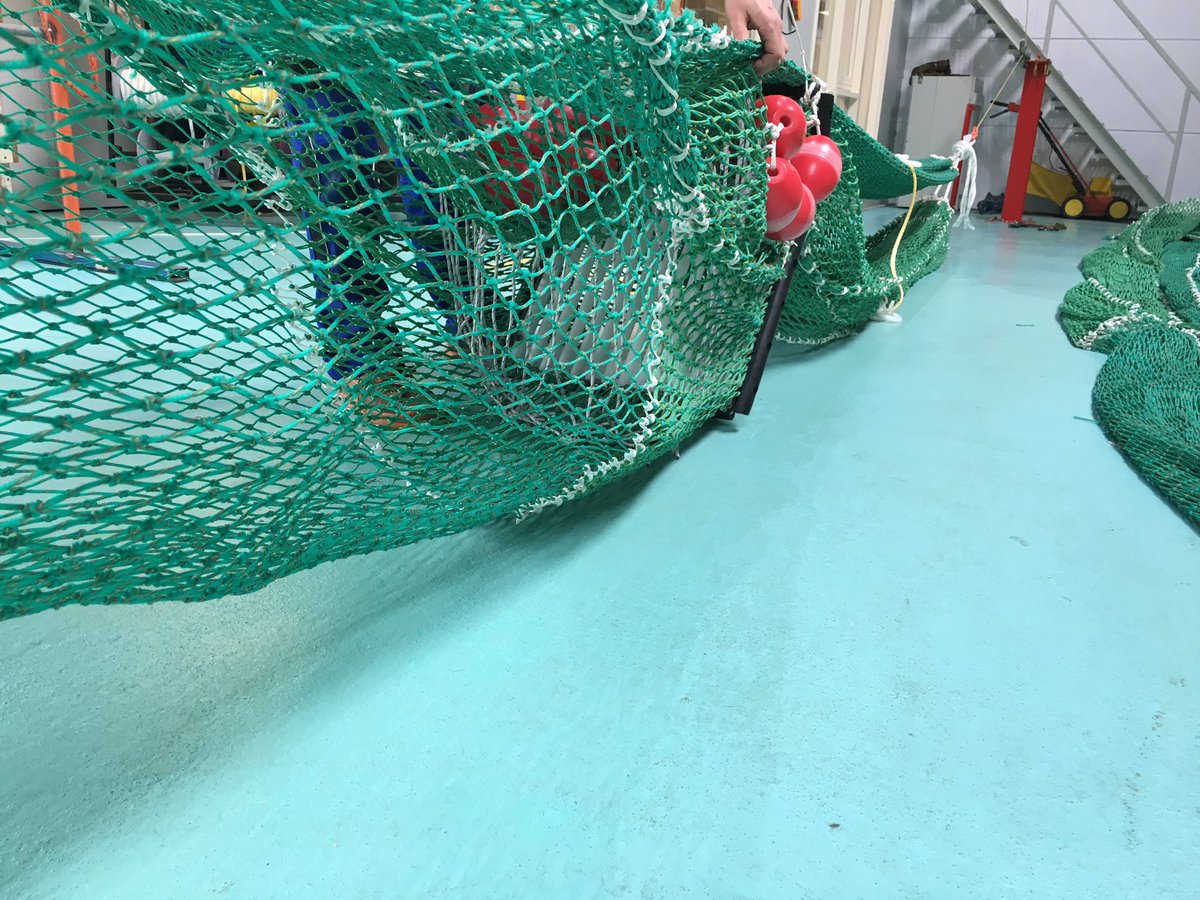 Koos_GO58's tweet image. #innovatie net . Bovenste zak van 120 mm waar de kleine (Discards) en grote vissen gescheiden worden tijdens het vissen 1/3