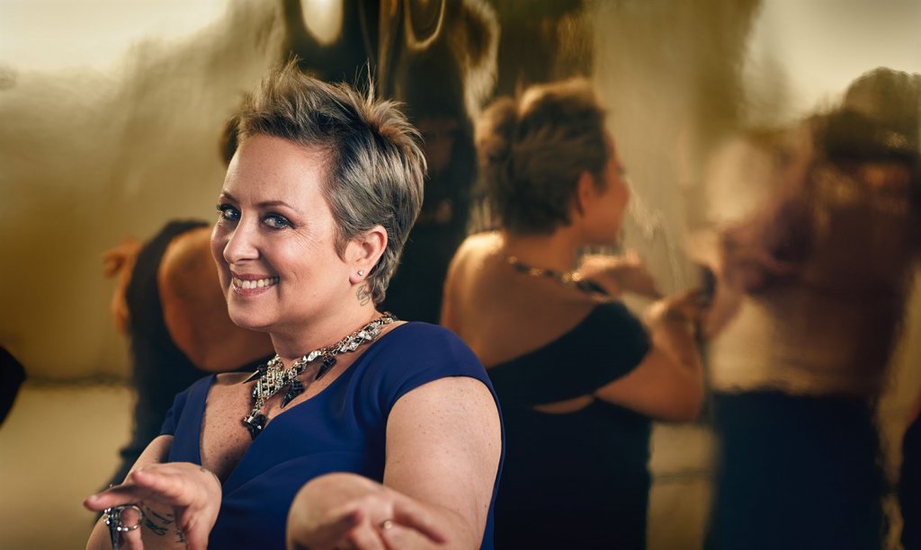 pulcepalma's tweet photo. @CarolynSmith51 sarai sempre bellissima i tuoi look sempre fantastici e ci vediamo stasera con #BallandoConLeStelle 3 versioni di Carolyn https://t.co/8zTersVdGp