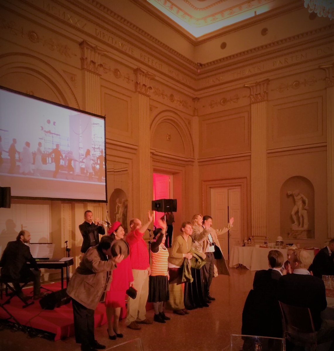 Gala dinner at the famous Teatro Galli to taste local flavours and Fellinian actors to discover the historic centre of Rimini
#EuBea2017