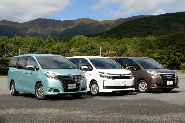 新車情報広場 בטוויטר トヨタ 1ｂｏｘミニバン３兄弟 ヴォクシー ノア エクスクァイアがそろって夏にｍｃ ノアヴォクは大したことはないが エクスは 今買う人はか必ず後悔する と言い切る人がいる程大掛かりなものに 信じる信じないかはあなた次第です Https