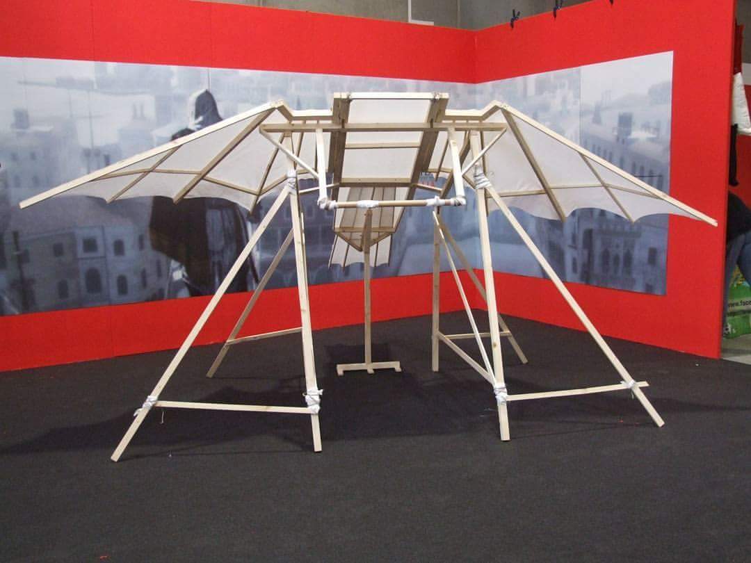 The replica of Leonardo's flying machine, only at our booth! 
#assassinscreed #accosplayita #ezioauditore <a href="/AssassinsITA/">Assassin's Creed ITA</a> <a href="/assassinscreed/">Assassin's Creed</a>