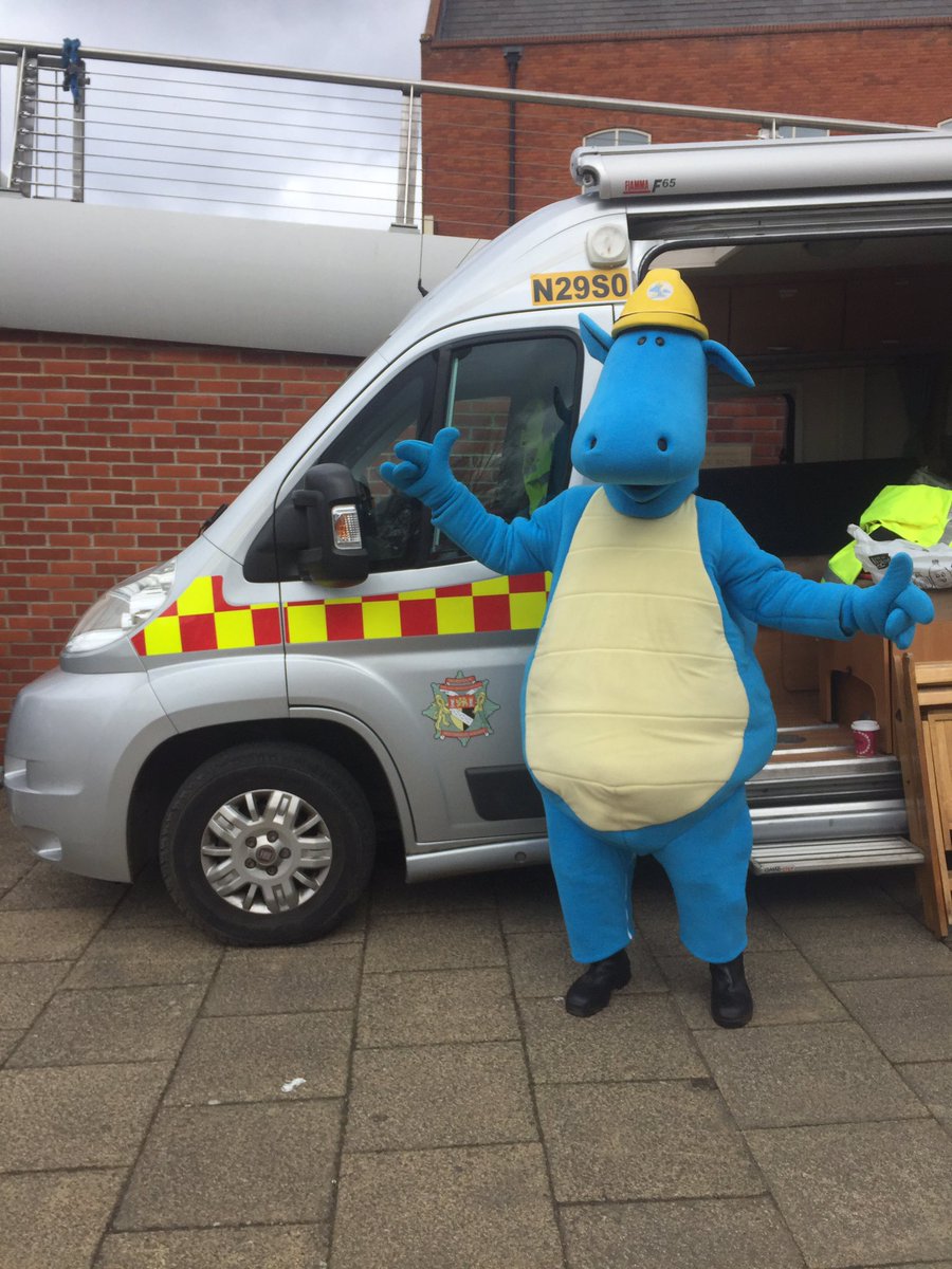 firesupport1's tweet photo. I not sure if it a new norfolk er member or not @Norfolkfire @CentralRedCross @BritishRedCross https://t.co/bLWCjRLLSc