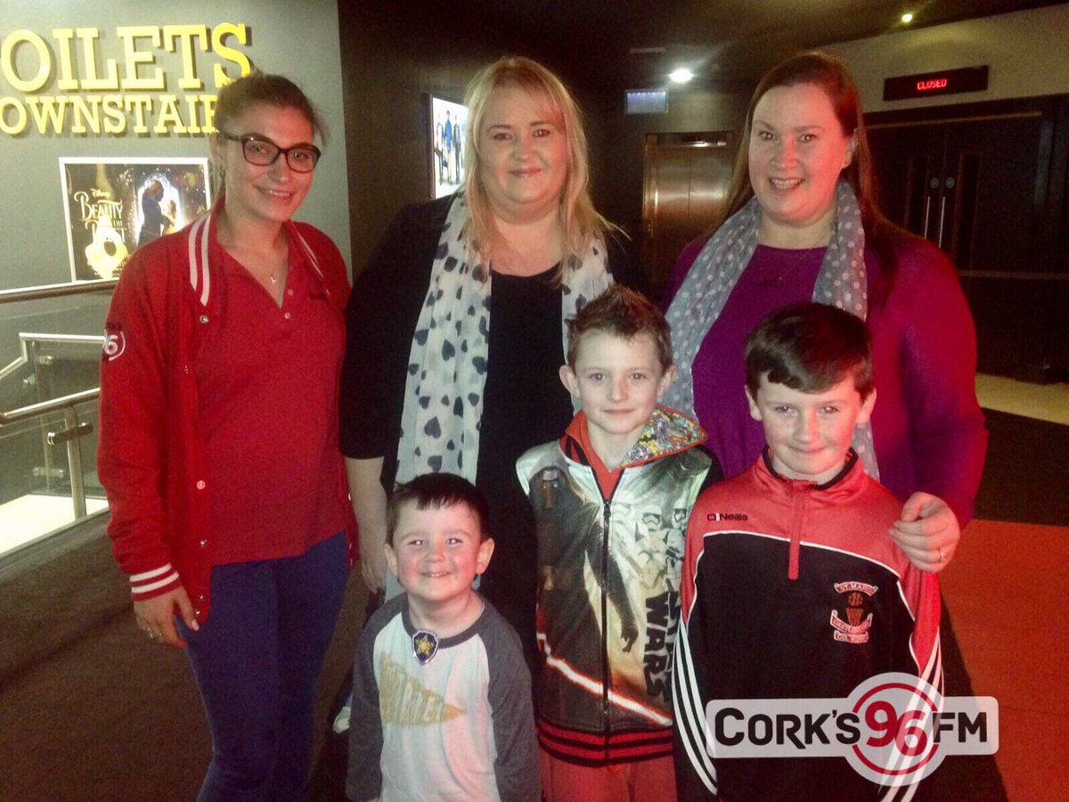 Corks96FM's tweet image. #CantWaitForThis we are @mahonpointsc @omniplexcinema for an exclusive @Corks96FM screening of Beauty And The Beast #BeOurGuest #WeAreCork