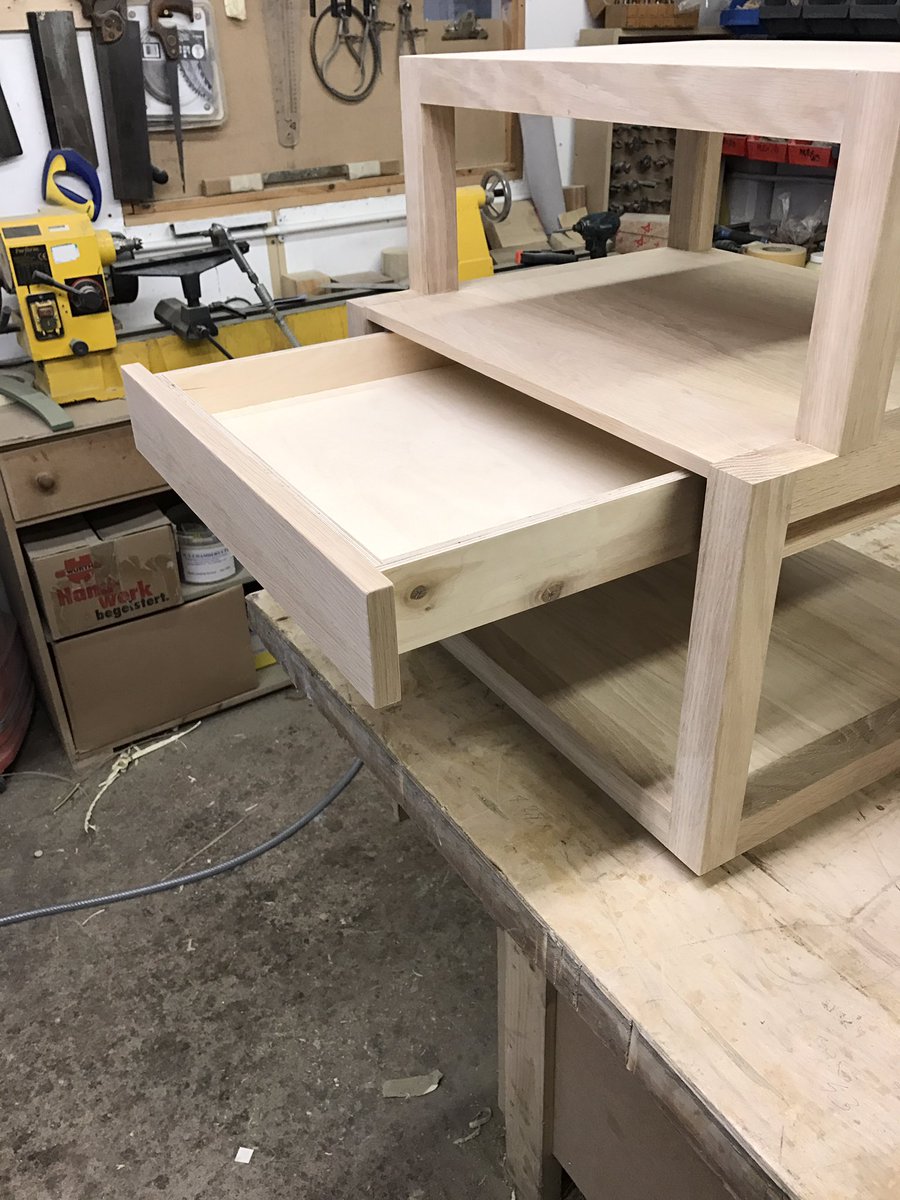 LJChairframes tweet media