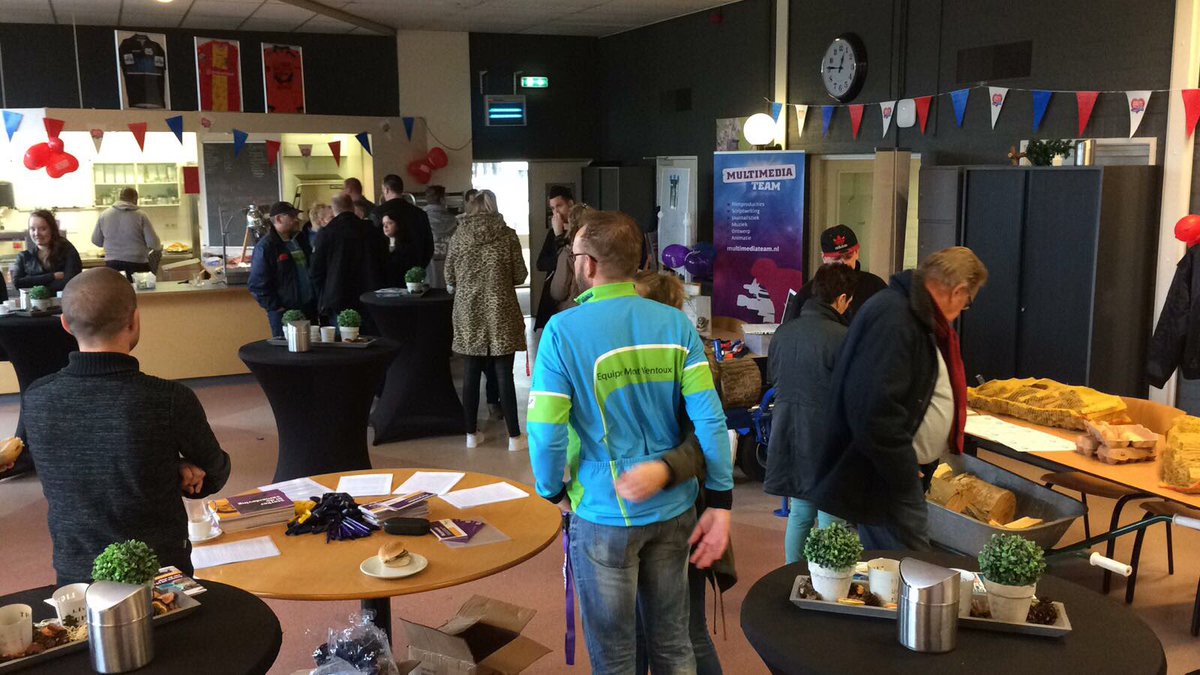 Ineke__B's tweet image. Gezellige bedrijvigheid bij Het Hietveld met oa de deelnemers en buddy's van de Mont Ventoux 2017! #wzw17 #weekvanzorgenwelzijn @pluryn