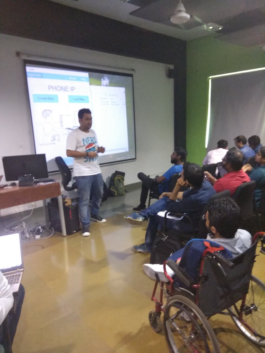 vrmo_io's tweet photo. @rushikesh988 rocking the #VRMO workshop
#VirtualReality #workshop https://t.co/oRIxo77tlA