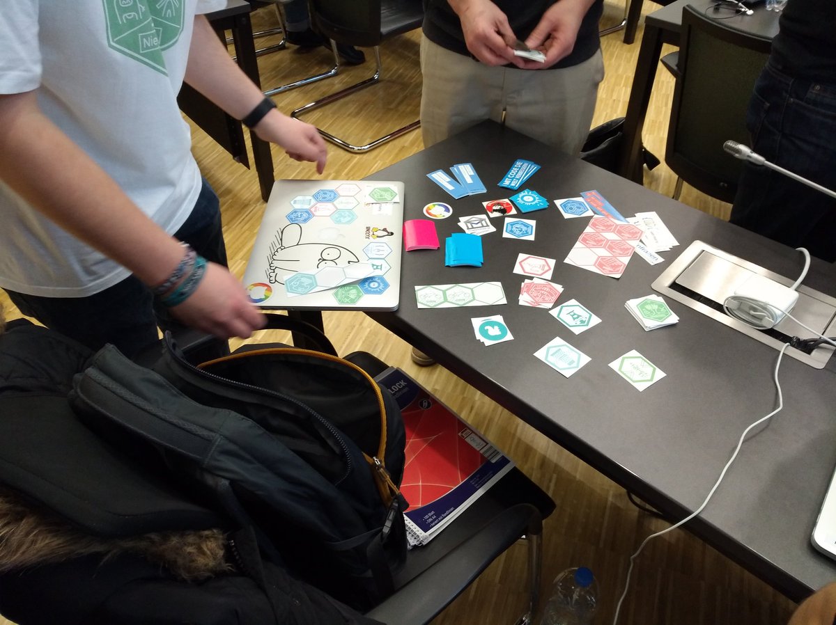 mariosorg's tweet photo. Sticker gehen immer. #ODDMO17 @codeforde hats erkannt. https://t.co/44Sw29f6sE