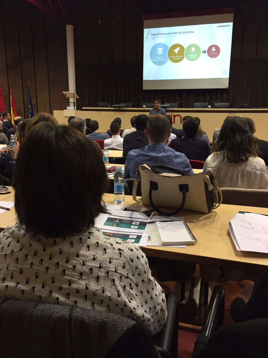 #venderhoy #socialselling con Neil Revilla seguimos en el Congreso!!
