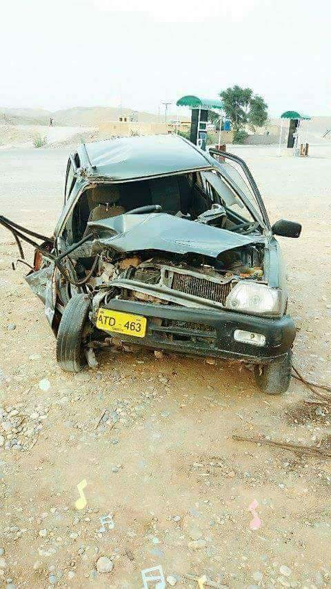 27BilalHussain's tweet photo. #PTI ki tabdeli aur #Balochistan ki #Sardari k #VIP_Protocol ki zad me ai car aur Unki family.
#PTI #VIPCulture
#Shame https://t.co/3B5lLqjRbZ