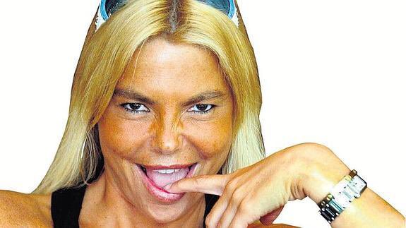 JulRomeX's tweet photo. ¿Pensará de verdad Leticia Sabater que tiene talento y/o arte? #LeticiaSabater #Salchipapa #TomaPepinazo #LetiRap https://t.co/PZKZTAOMcj