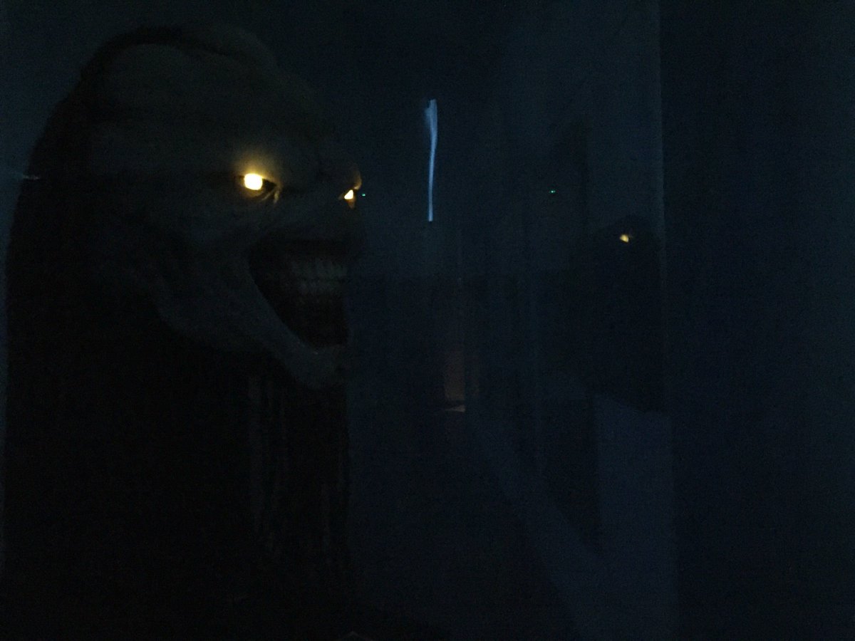VictoriaGallery's tweet photo. As the lights go out after the first week of #BeyondDredd, we would like to wish you all sweet dreams ;) #RazorJack @RazorJackRealm https://t.co/7qFfMIJbRR