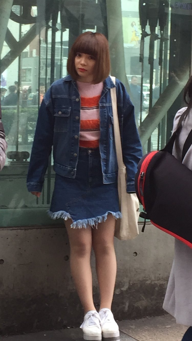 うさぎっと 渡辺リサ 足太すぎ ２枚目なんか左の子の方が前に出てるのに渡辺リサのほーが余裕でデカイ モデルやめろ T Co Prrtey0y13 Twitter