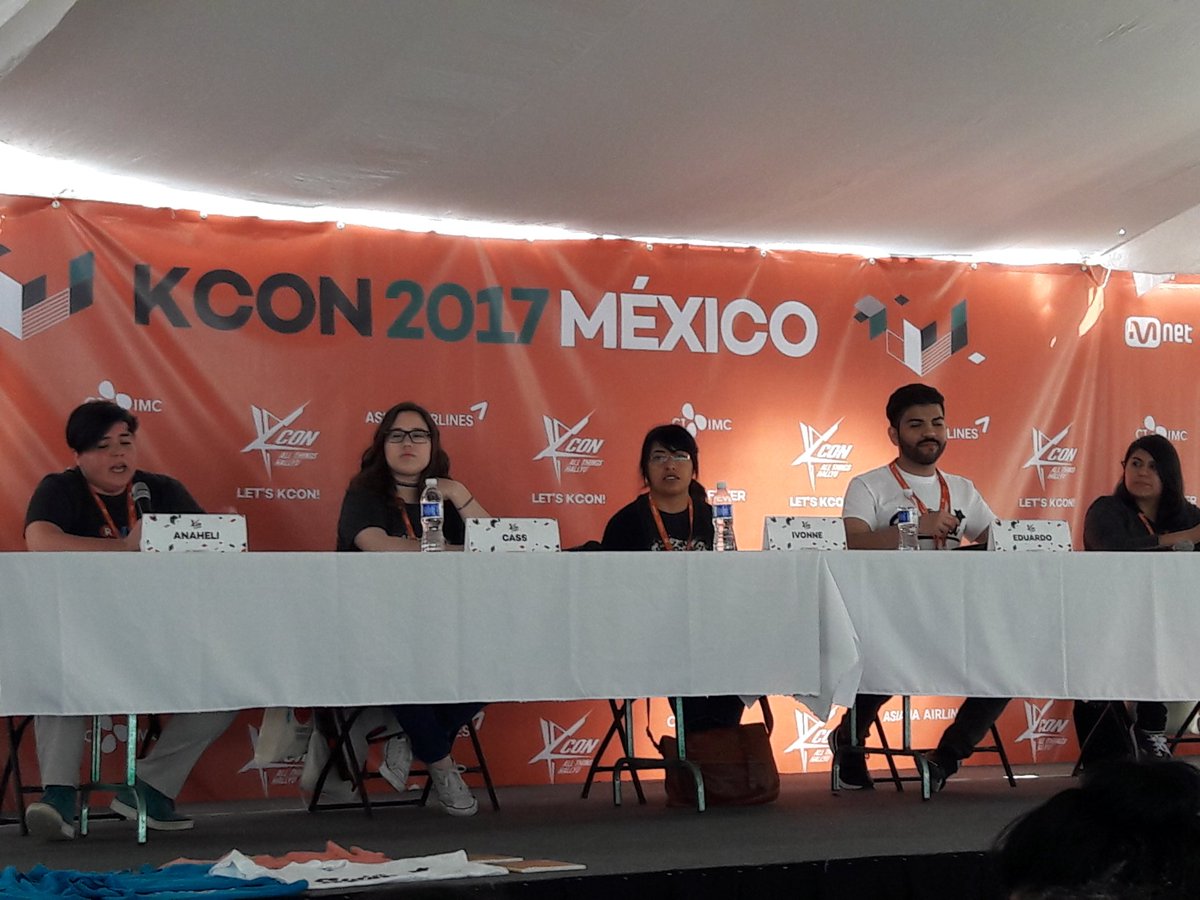 Kmagazinemx's tweet photo. . @Viki   Ya estamos en el panel de viki  hablando de #KoreanDramas https://t.co/AZteR1jgVb
