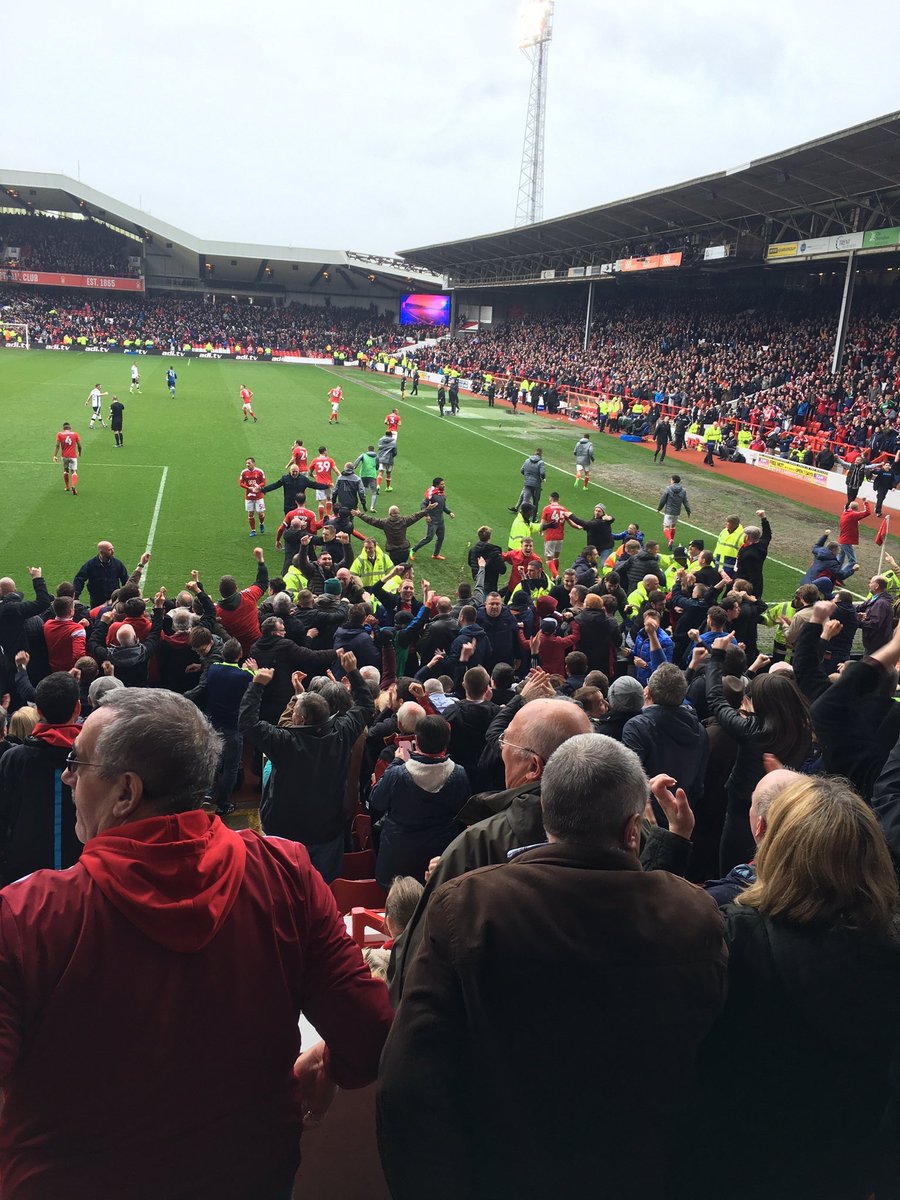 PaulScatts's tweet photo. Anyone would think #nffc had just won the league! Not equalised to stay 1 point above the relegation zone! 😂😂 "🛎🔚's" #dcfc #alwaysbigger 🐑🙌🏻 https://t.co/LWNeUeWCyn