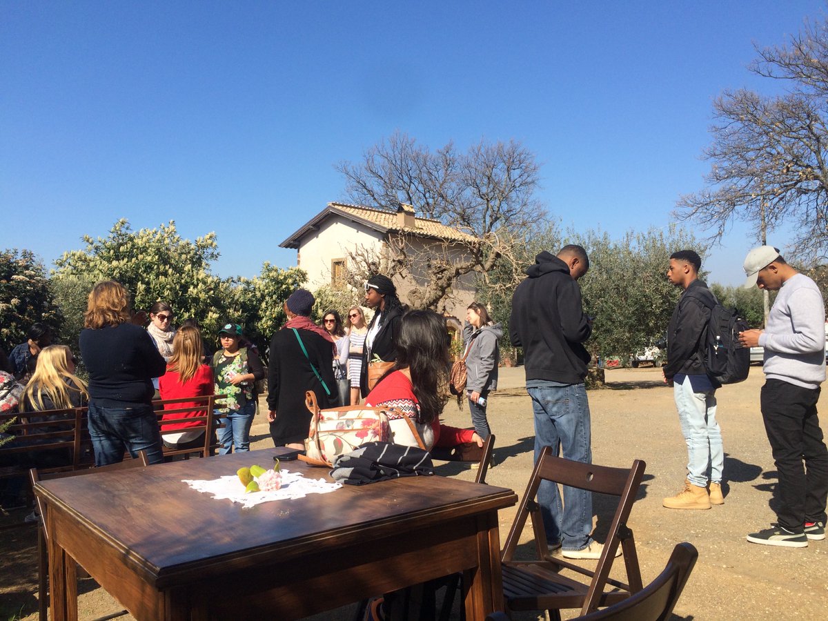 stjohnsglobal's tweet photo. MT @OGSNamosha: SJU led trip to Frascati! We saw vineyards &amp; olive trees along w/ delicious food &amp; grape juice! https://t.co/aRm68BHfnM