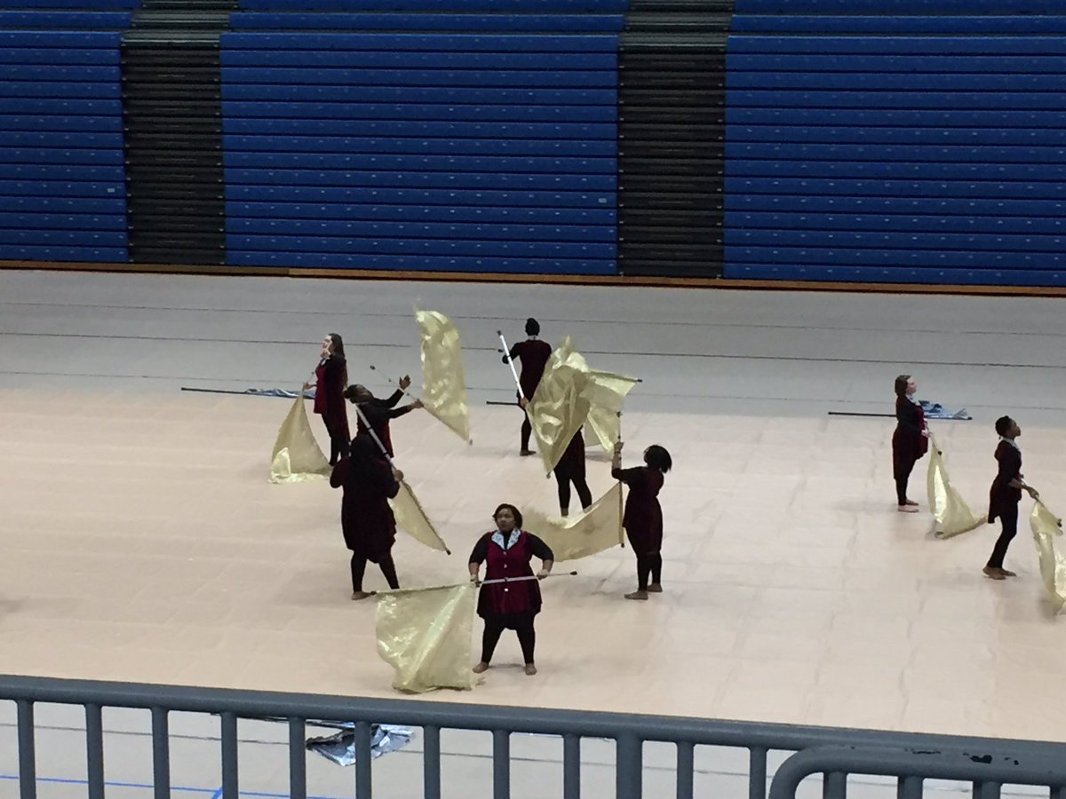 M100Alton's tweet photo. AHS Winterguard workin' their Vogue in O'Fallon!!! #dontjuststandthere https://t.co/iRus7s2RVc