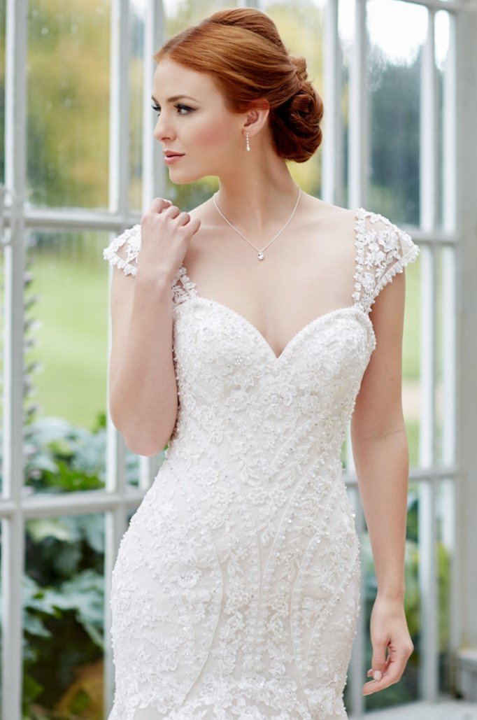 isla_loux's tweet photo. close up of Lisbon with quick video link, 
https://t.co/GoITOsdsSY   
#stunning #jessicagrace #weddingdress #huddersfield #halifax #bradford https://t.co/RQsFMnnlni