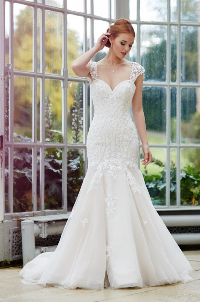 isla_loux's tweet photo. close up of Lisbon with quick video link, 
https://t.co/GoITOsdsSY   
#stunning #jessicagrace #weddingdress #huddersfield #halifax #bradford https://t.co/RQsFMnnlni