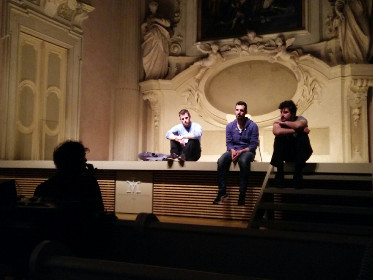 Le domande di #Pasolini a confronto col 2017. In #Comizidamore non si parla di aborto, alla stazione di #Bologna oggi sì.