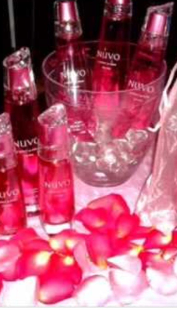 boozestore's tweet photo. #boozestore##enfield##nuvo#sparkling #pink##vodka#for#MothersDay # https://t.co/RuqJ8fbPVp