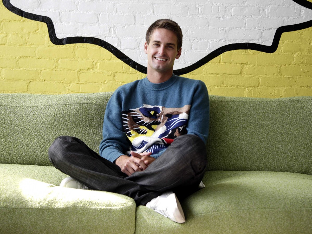 These early Facebook and Twitter investors think Snapchat is on track for $14.8B in revenue by 2027 goo.gl/l6kn9j