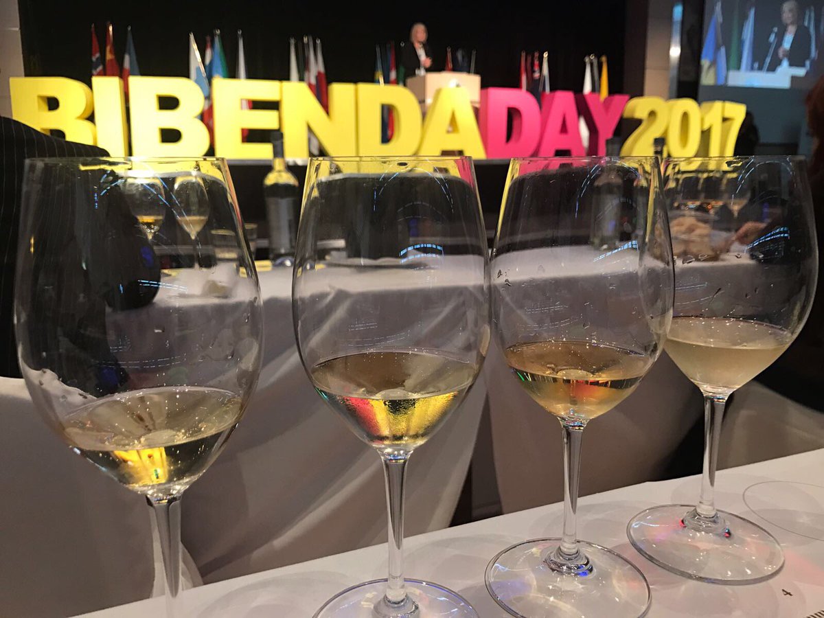 Bibenda (@bibendaofficial) on Twitter photo #bibendaday2017 Daniela Scrobogna ON AIR #IGrandiBianchiDelSole Luigi Maffini <a href="/tenutadifessina/">Tenuta di Fessina</a> @Querciabella <a href="/EmidioPepe/">Emidio Pepe</a> #bibendaday2017 Daniela Scrobogna ON AIR #IGrandiBianchiDelSole Luigi Maffini <a href="/tenutadifessina/">Tenuta di Fessina</a> @Querciabella <a href="/EmidioPepe/">Emidio Pepe</a>