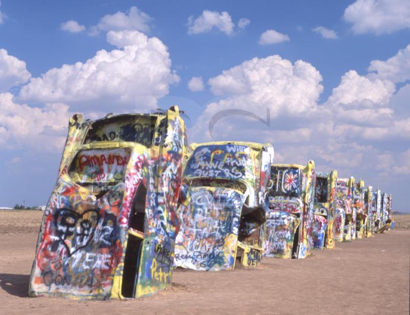 Fadhlaoui2's tweet photo. #Série Cadillac Ranch #DougMichels #ChipLord #HudsonMarquez 1974 #installation #sculpture monumentale #texas jalonnant l'ancienne route 66 https://t.co/VFRSUriIlU