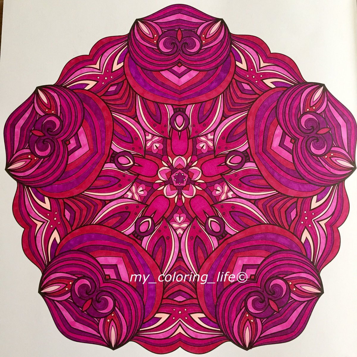 #mandala #spectrumnoir #markers #mandalastyle #my_coloring #ColoringBook #coloring #colorista