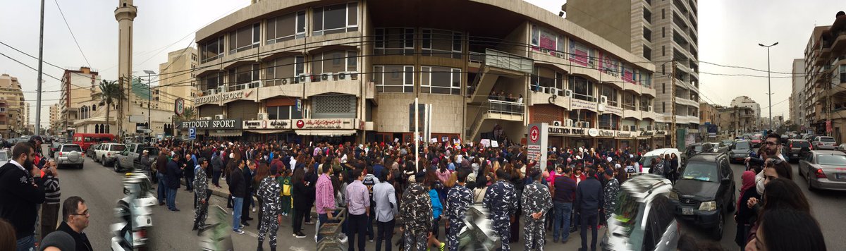 jomaa_may's tweet photo. لمدرستنا، لرؤيتنا،لأم الكل نزلنا اليوم @Hhhsinfo https://t.co/roq5G0CWqX