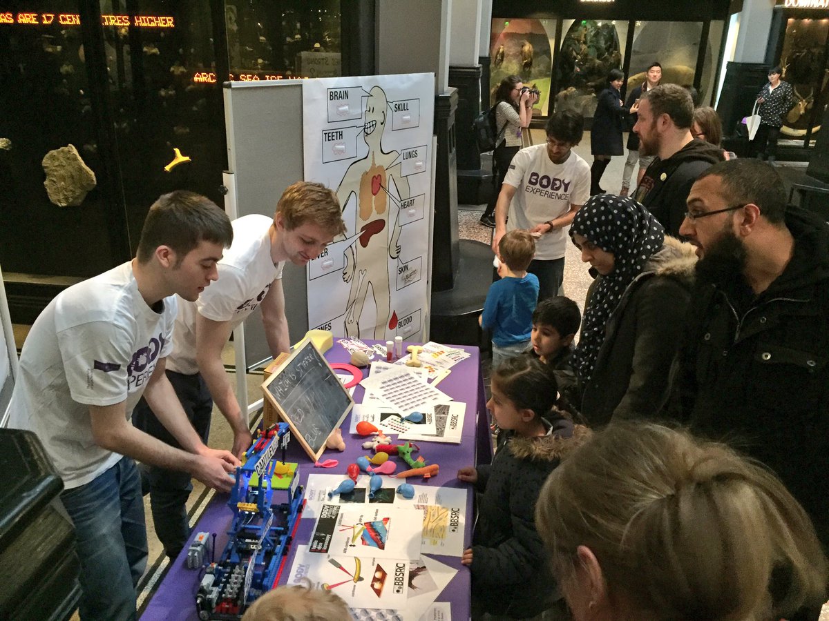 ThatEdThomas's tweet photo. Heart balloons, histology, body mechanics, stem cells and much more. @McrMuseum has it all for it's #bodyexperience event as part of #BSW17 https://t.co/GahnRi1ouZ