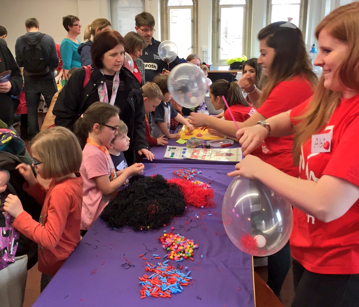 ThatEdThomas's tweet photo. Heart balloons, histology, body mechanics, stem cells and much more. @McrMuseum has it all for it's #bodyexperience event as part of #BSW17 https://t.co/GahnRi1ouZ