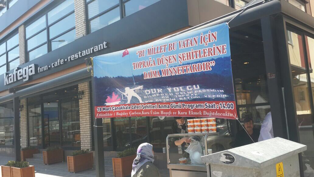 Çanakkale menüsü olan "buğday çorbası, kuru üzüm hoşafı ve kuru ekmek" menüsü ikramımızı gerçekleştirmiş bulunmaktayız. 
#18Mart #Kafega