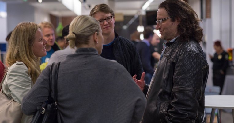 heap_tree's tweet image. Brad Feld: Don’t get too excited about all those “new” acquisitions by non-tech companies
crwd.fr/2nygmnH