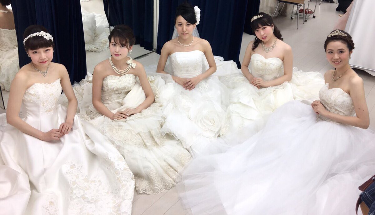 sa2n_gt's tweet photo. 今日は #サロンプレーチェ さんで
#ブライダルショー でした(*≧▽≦)
#ディズニープリンセス のような
素敵なドレス着たよー(*´-`*)💗
私は黄色いドレスで
美女と野獣のベル🔔👑
明日は早起きやぁ！
(*˘︶˘*)ｵﾔｽﾐﾅｻｲ.｡.:* https://t.co/l0WQbrplEU