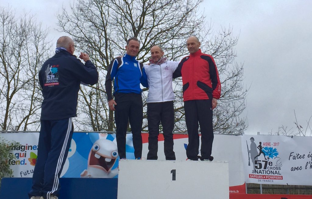 PompiersFR's tweet photo. 🚒 Les @PompiersFR sont toujours en piste pour le #CrossSP2017 🏃🏻. Bravo à tous coureurs !! Résultats à venir sur ➡️ https://t.co/HM8qkpfIBY https://t.co/IMLkqfDO3s