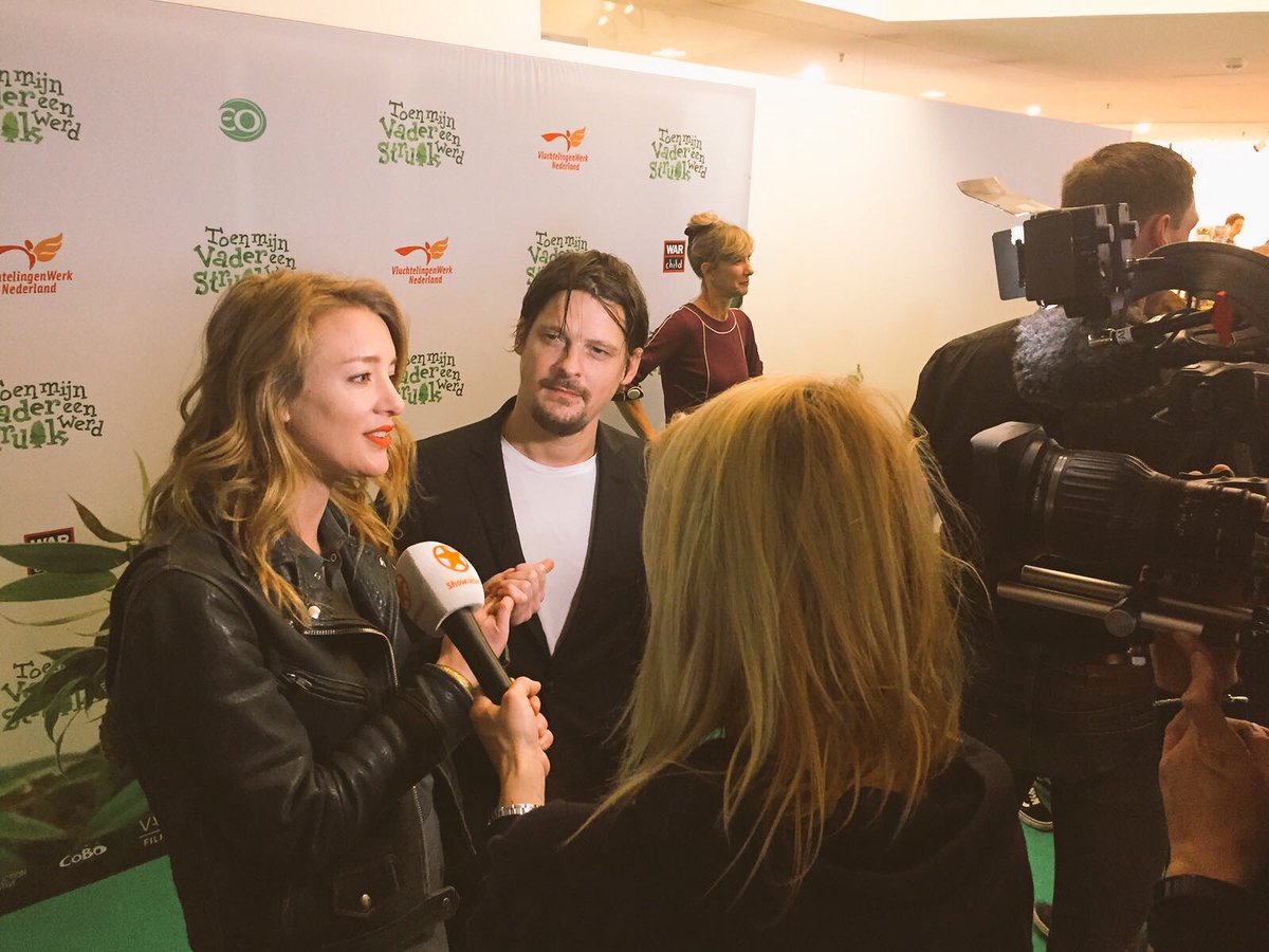 HerrieFilmTV's tweet photo. Ook @noortjeherlaar @TeunKuilboer, Susan Visser &amp; Anneke Blok op premiere van Toen mijn vader een struik werd @EYE_film Donderdag in de bios https://t.co/KSi6td4YvY