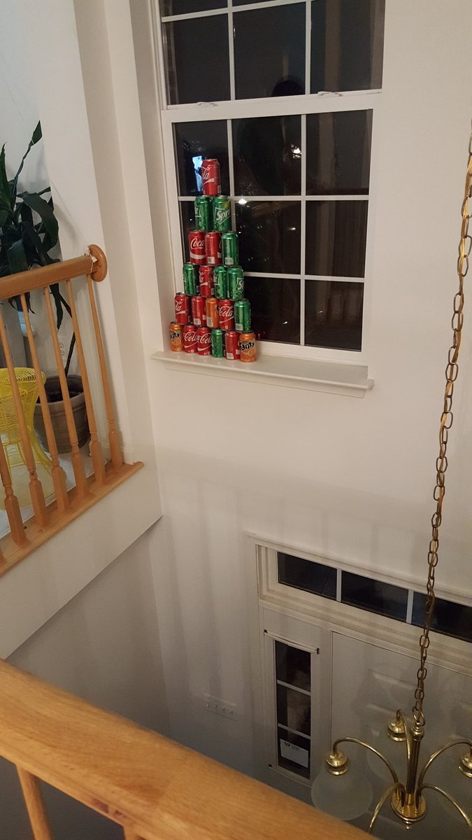 betchagnon's tweet image. 17 jv boys+2 coaches+tacos+cupcakes=fun night! @DomHighBaseball thanks for coming!