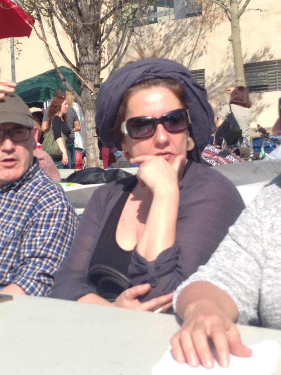 <a href="/MribelAynDoming/">Maribel Ayné Domingo</a> avuí amb els companys de <a href="/XSP_TRS/">Xarxa de Solidaritat</a> <a href="/paki_paqui/">Paqui Algarra Cirera</a> <a href="/ccoo_vocc_catc/">CCOO del Vallès Occidental i la Catalunya Central</a> <a href="/EnriqueRodrgue1/">Enrique Rodriguez Ruiz</a> <a href="/cursajsocial/">CursaJustíciaSocial</a>