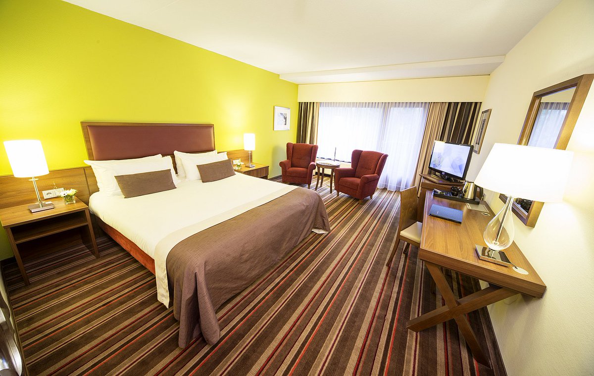 Zin in een #lazysunday? Boek de late check out en geniet morgen tot 17.00 uur van je kamer én alle faciliteiten! #DeKeizerskroon