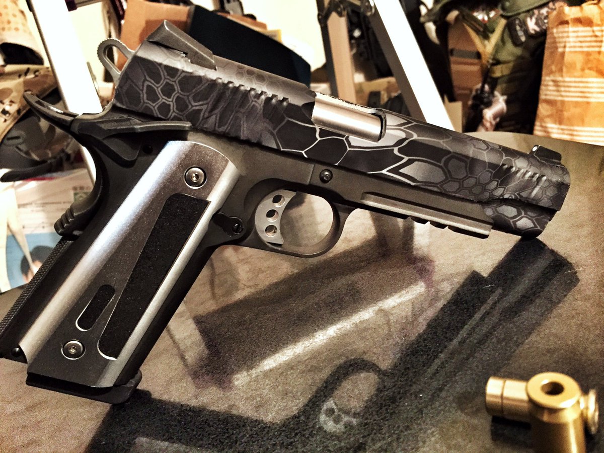 haguruma8707's tweet photo. #愛銃晒すとサバゲーマーがフォローやrtをしてくれるらしい 

タニコバGM7kimber
gunskins
うん('∀`)良いじゃないか！ https://t.co/aq3gzAHDXc