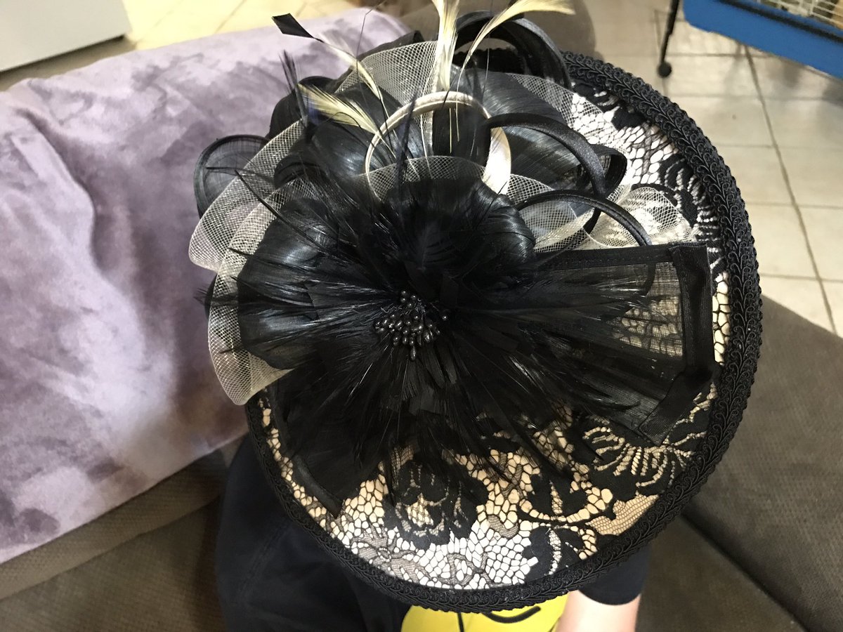 ClassyHatter's tweet photo. Another design to match an outfit https://t.co/QlMw9WsPWs