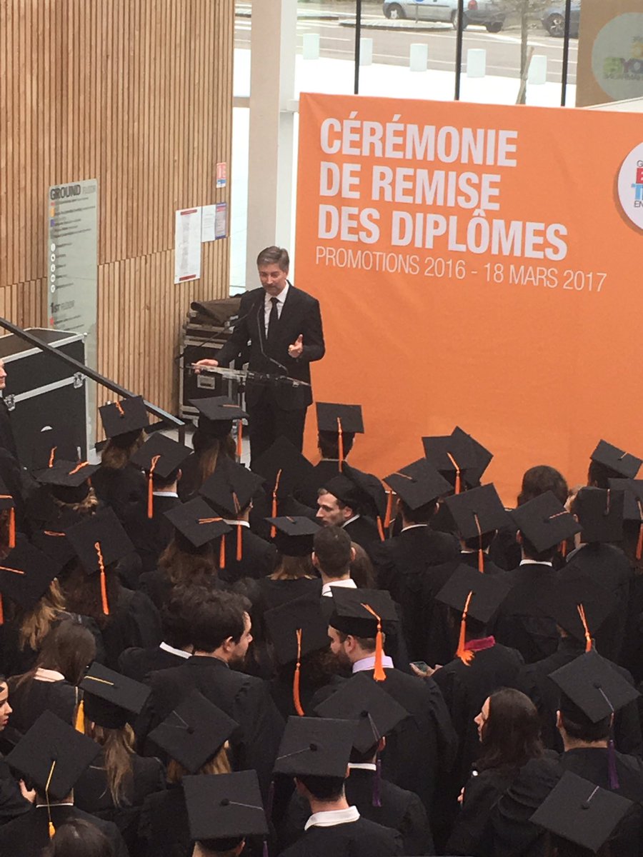 yschools_edu's tweet photo. "Quoi que vous fassiez, vous devez y prendre du plaisir ! C'est l'élément le plus important !" - Didier Papaz #GETAlumniP2016 https://t.co/1QzxJVaonr