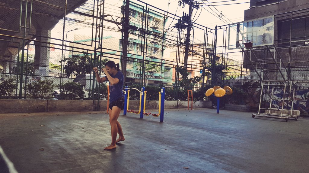 tessasimpsonMMA's tweet photo. Trained under a freeway today. There was a ring, 2 bags &amp; a group of kids &amp; teens training! #inavideogame #muaythai #ilovethailand https://t.co/52Vj8bwuv7