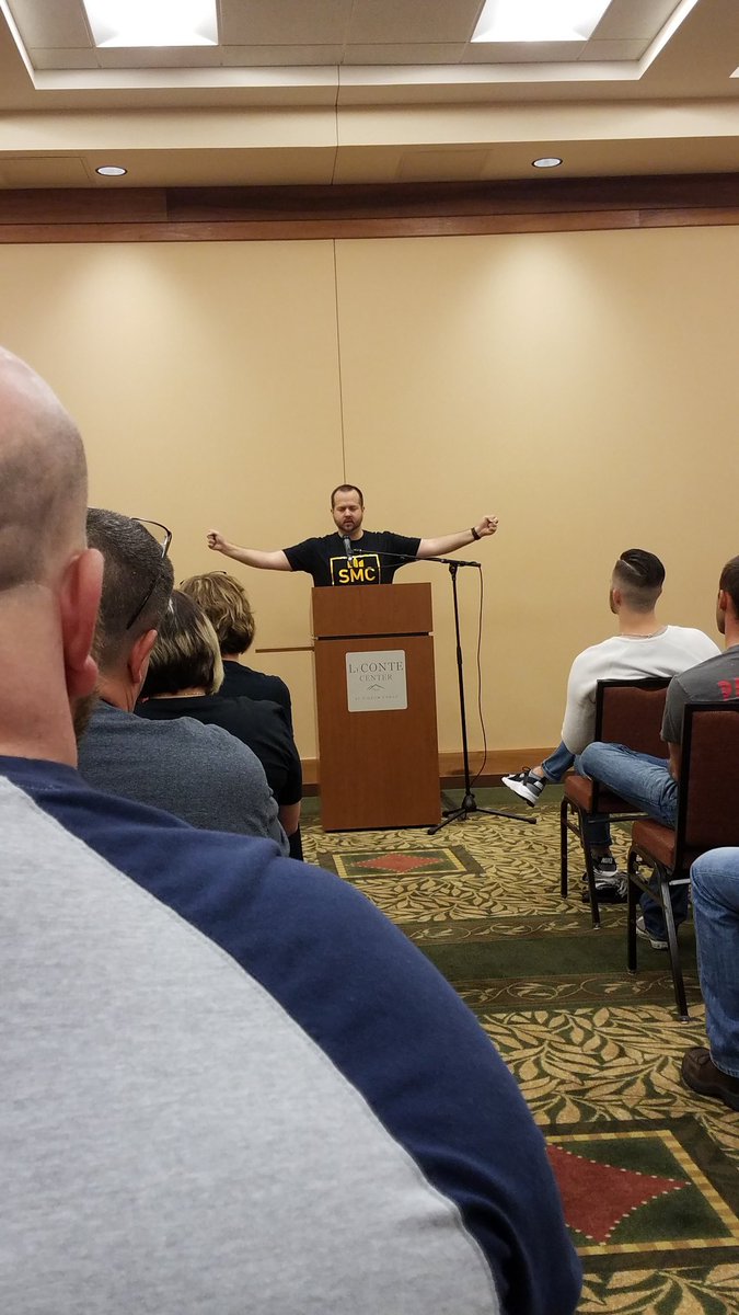 leebadozer's tweet photo. @shabbachguy doing his thing! #ThinkBiggerThanTheRoom https://t.co/4DV9cPcLLg