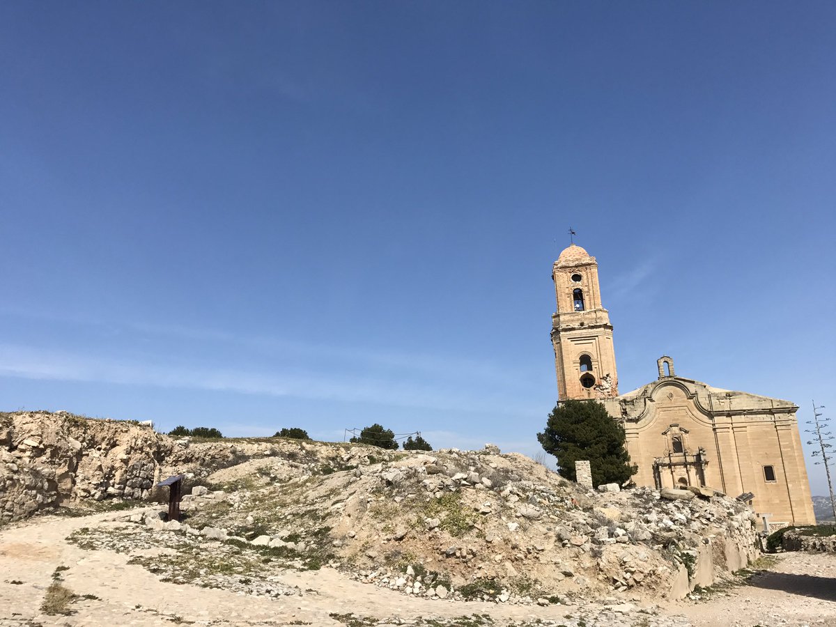 tediperez's tweet photo. Corbera d'Ebre, después de la Paco's War. #Riberad'Ebri https://t.co/T36Ja6lQQ0