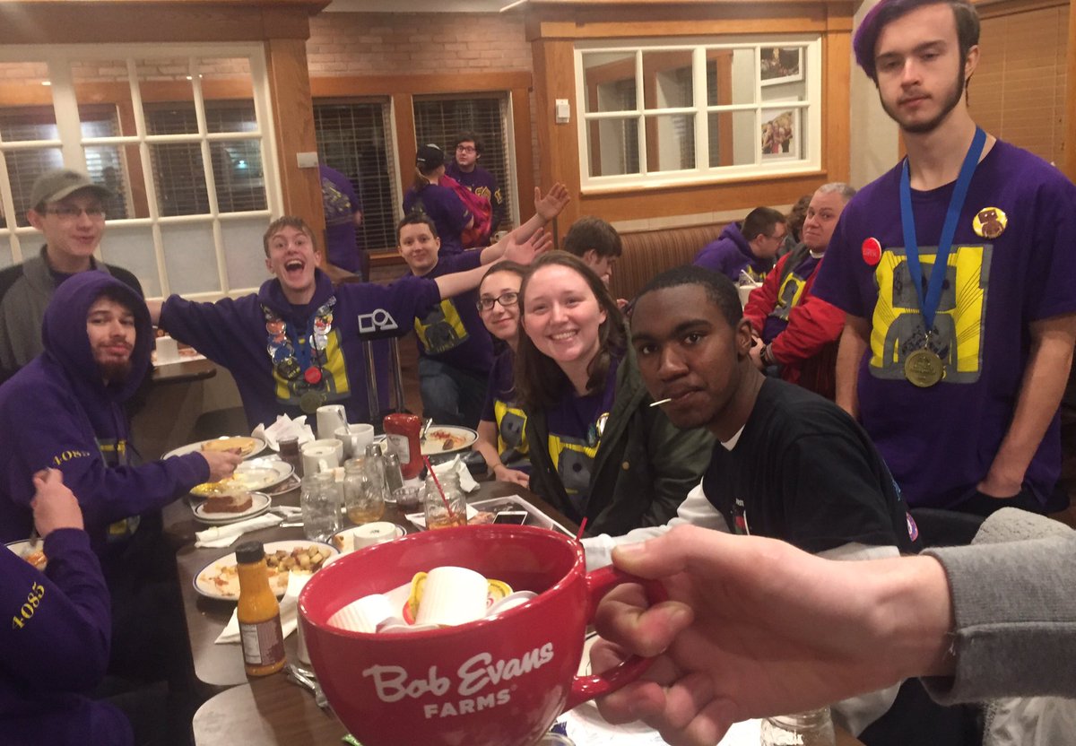 crider_a's tweet photo. @TechDiff4085 Victory celebration for Miami Valley Regional win at our fave @BobEvansFarms. #omgrobots #techdiff4085 #bobsbananabreadrocks https://t.co/nlOu9Yc27c