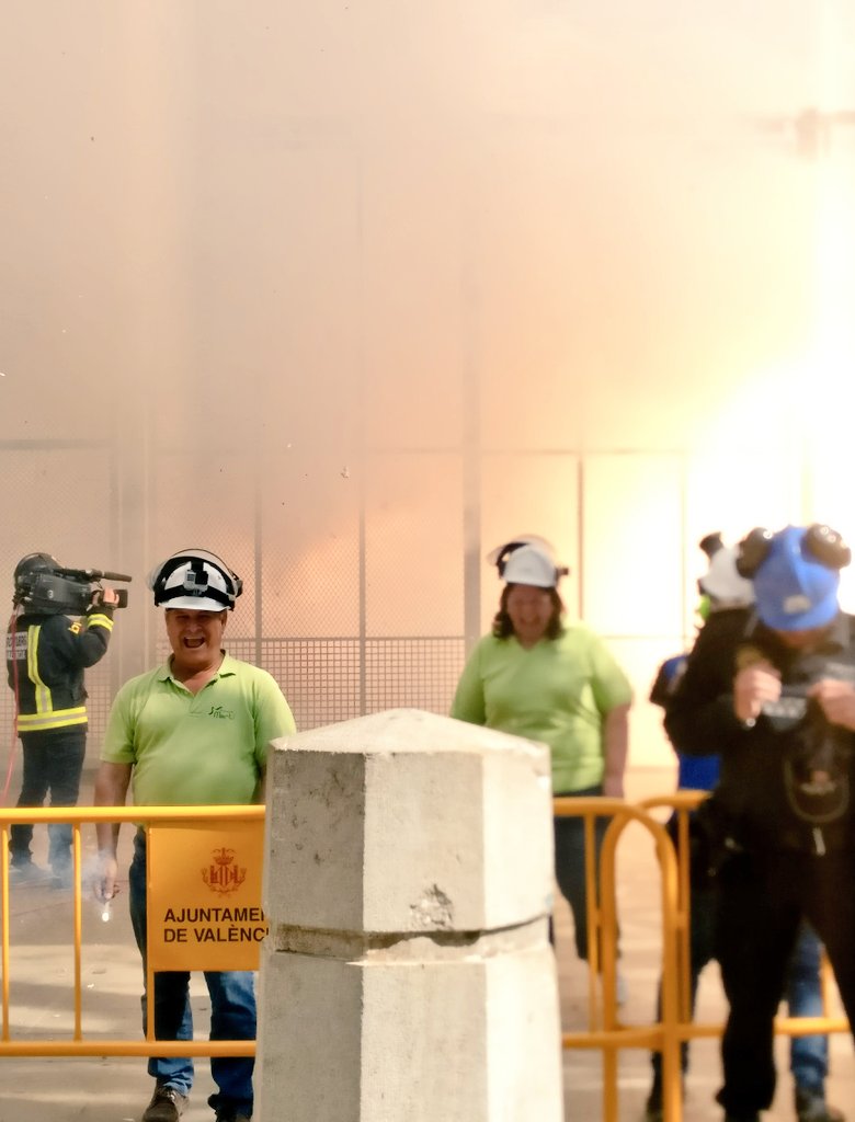 Lo tuyo es de otro planeta, <a href="/PirotecniaMarti/">Pirotecnia Marti</a>!! 
¡¡ES-PEC-TA-CU-LAR!! 💥
Enhorabona, família!
#Mascletà18 #LovingFallas