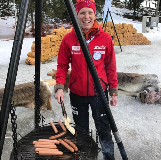 Meanwhile somewhere else in Norway Tora Berger celebrates her birthday with some hot dogs. Happy celebration!     