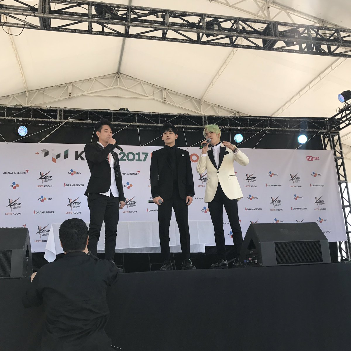 kconmexico's tweet photo. #InfiniteH💖 https://t.co/L5aLlRVyhi